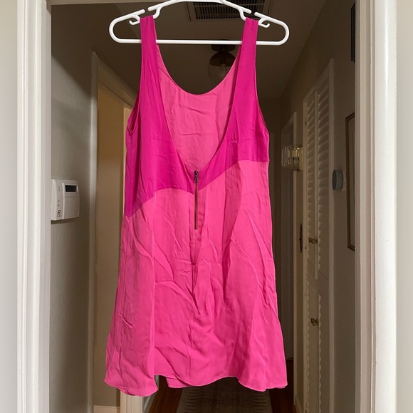 EUC Alice + Olivia Silk Mini Dress - Picture 2 of 3